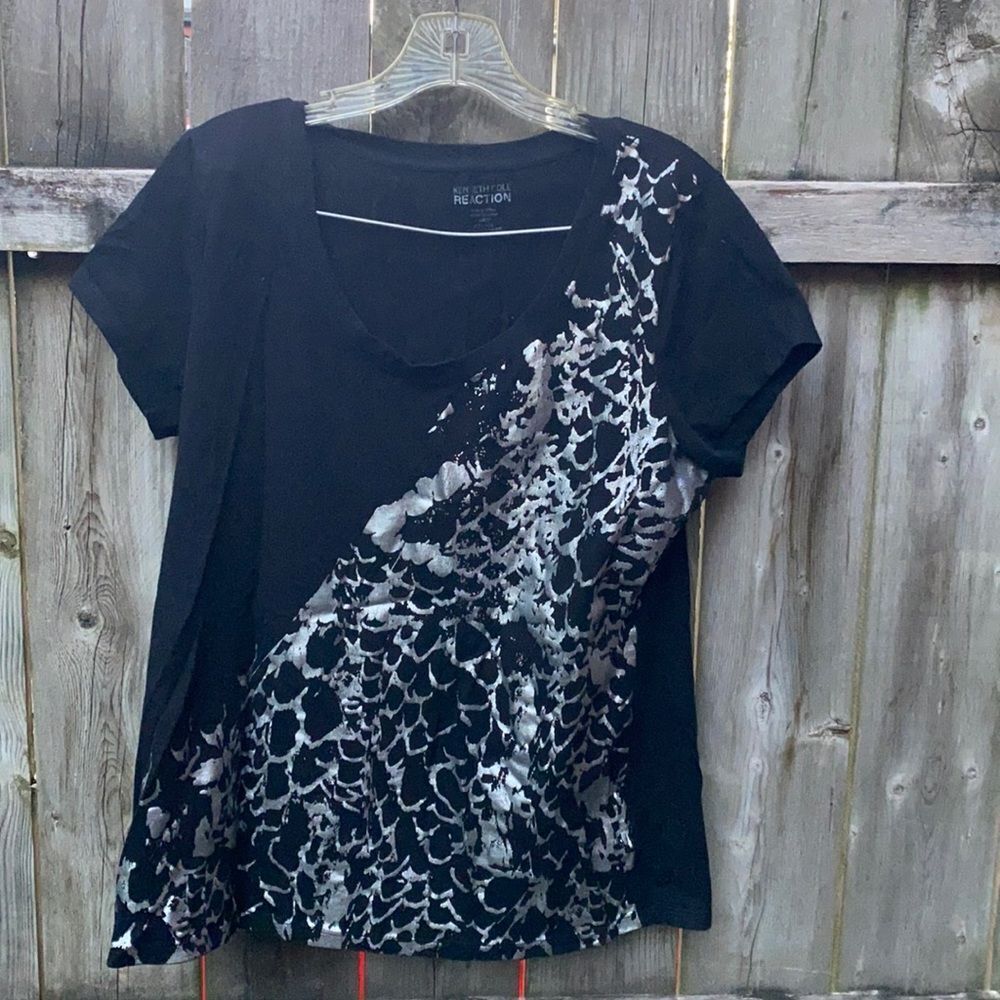 Kenneth Cole reaction tee sz. L